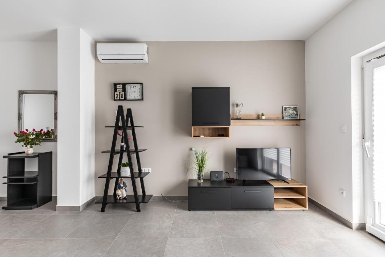 Apartments Villa Salona Sky Ngoại thất bức ảnh
