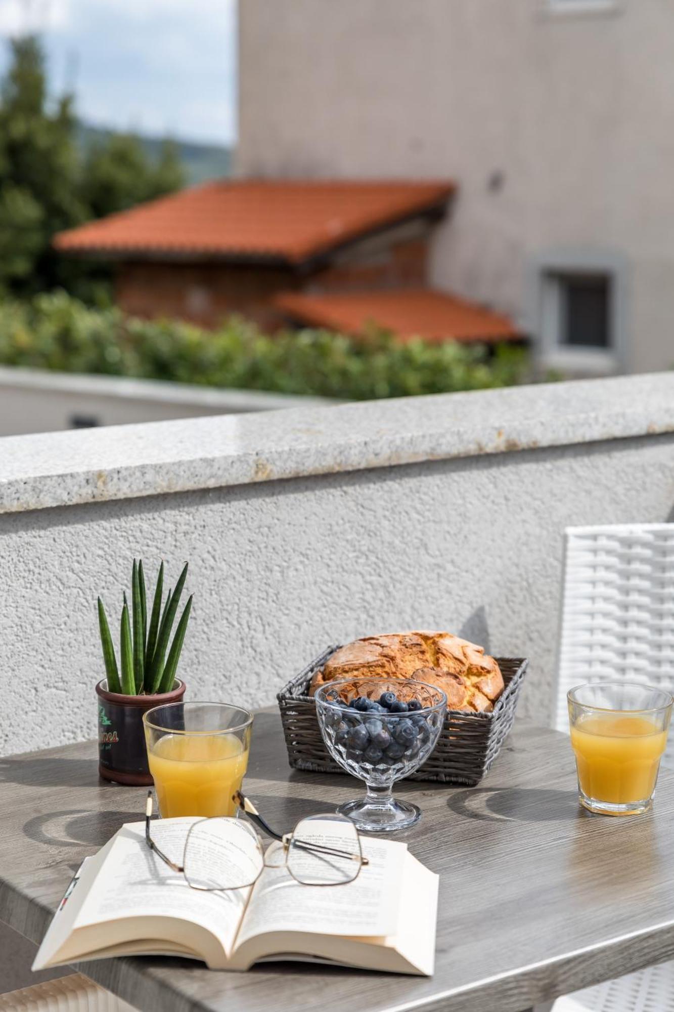 Apartments Villa Salona Sky Phòng bức ảnh